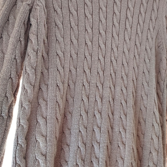 Tan Gap Sweater size Large - Picture 4 of 5